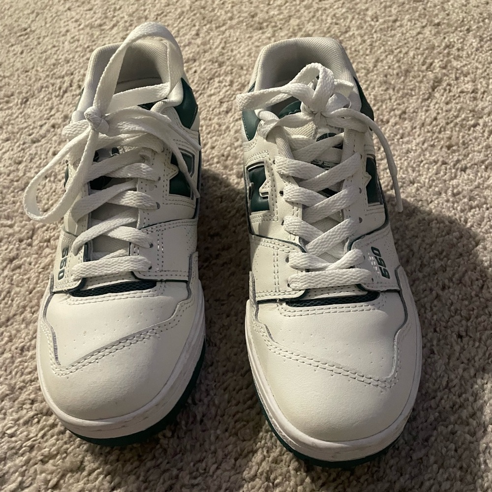 New Balance 550 Women's Sneakers in Spruce Green